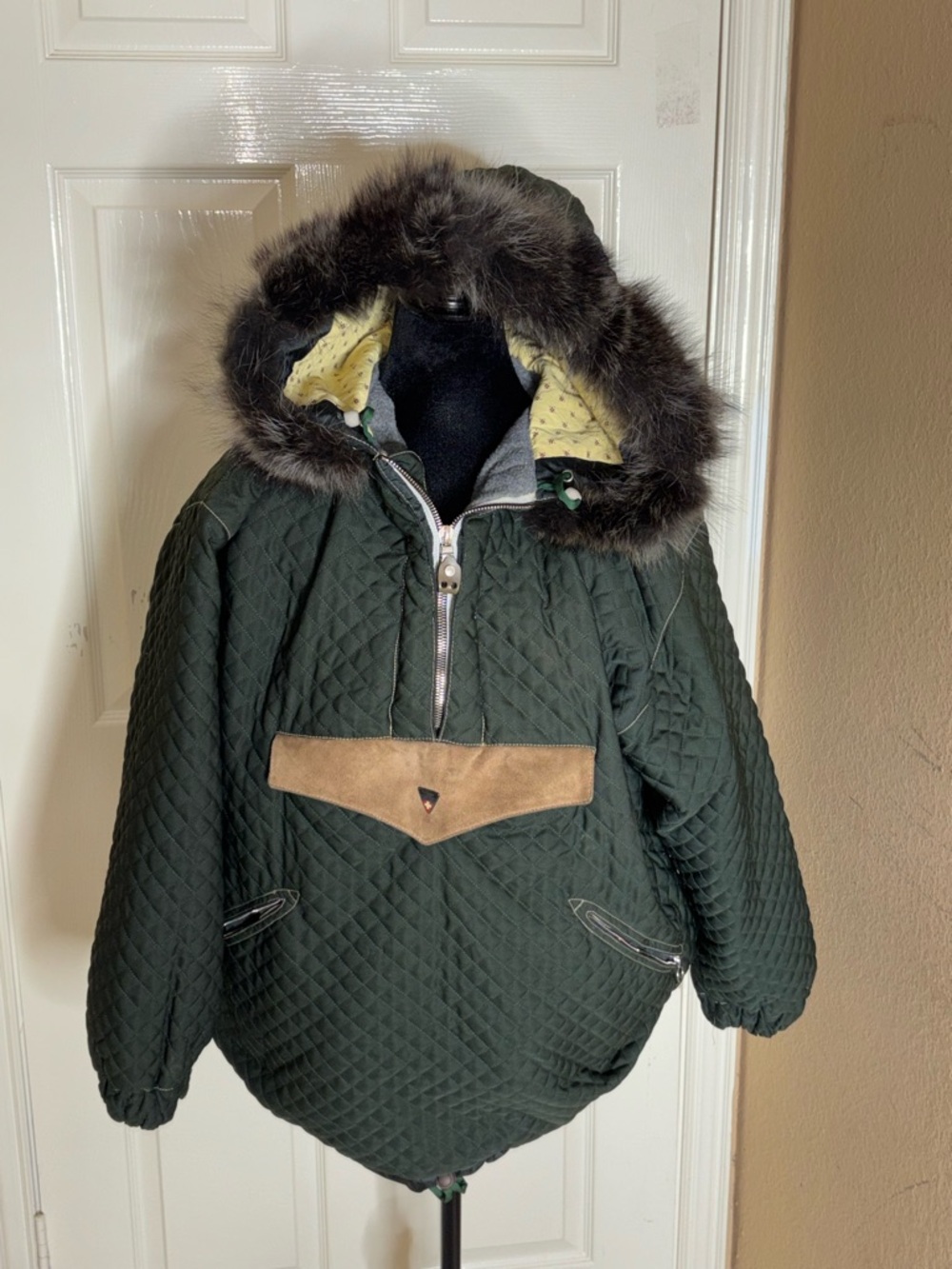 PostCard Madonna Di Campiglio Quilted Puffer  Fur Hood Coat Women's Large Italy